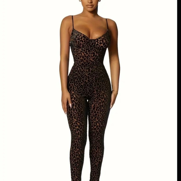 LEOPARD ANIMAL PRINT FULL BODYSUIT-EXTREMELY SEDUCTIVE - Picture 5 of 5